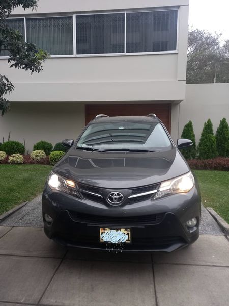 Toyota RAV4 • 2014 • 65,000 km 2