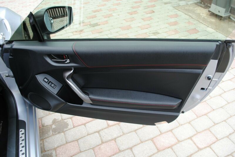 Subaru BRZ • 2015 • 131,000 km 9