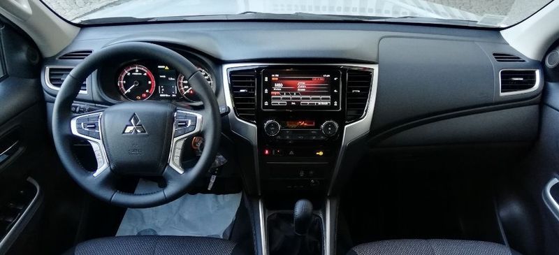 Mitsubishi L200 Pick up • 2021 • 1,500 km 6