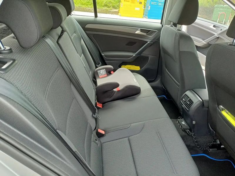 Volkswagen e-Golf • 2021 • 19,020 km 3