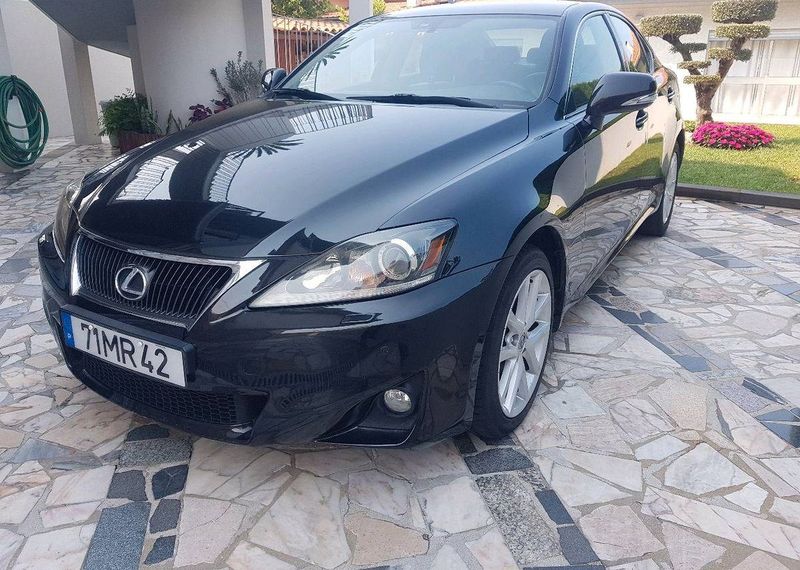 Lexus IS 200 • 2012 • 261,000 km 5