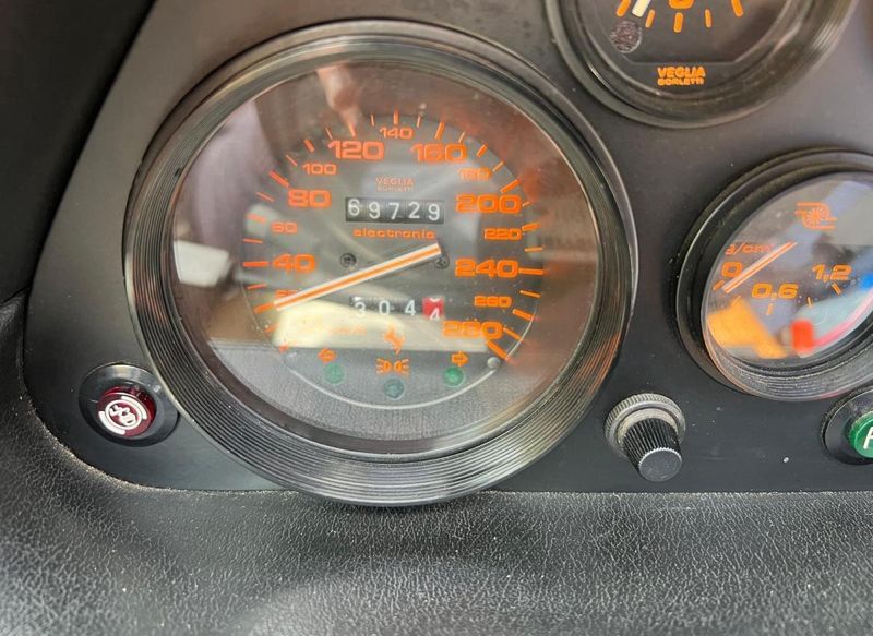 Ferrari 812 GTS • 1988 • 60,000 km 5