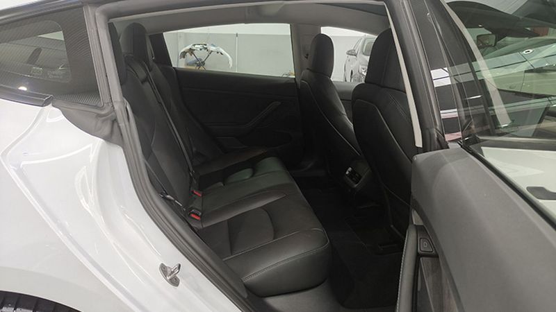 Tesla Model 3 • 2021 • 64,033 km 8