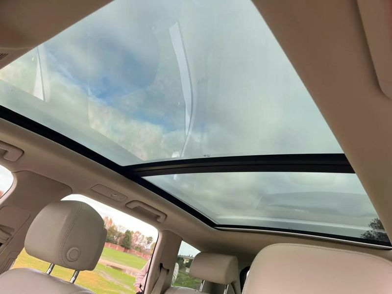 Volkswagen Touareg • 2015 • 66,000 km 3