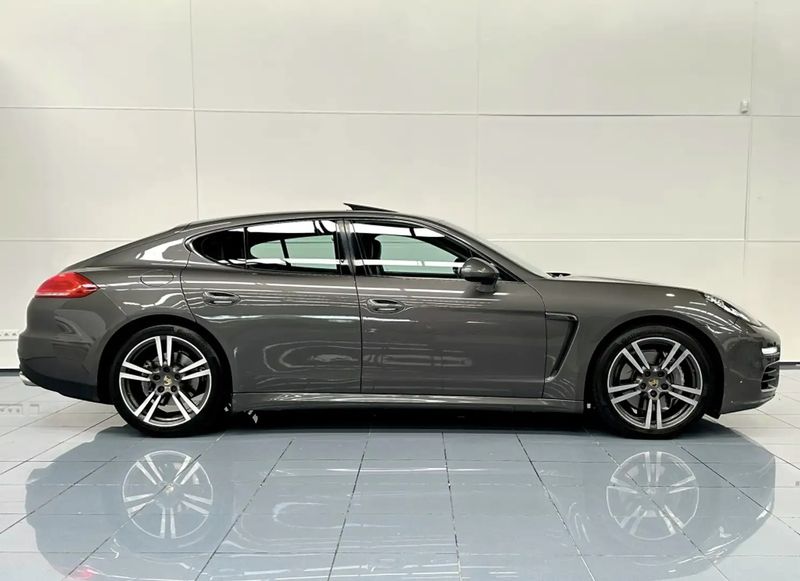 Porsche Panamera • 2014 • 144,000 km 10
