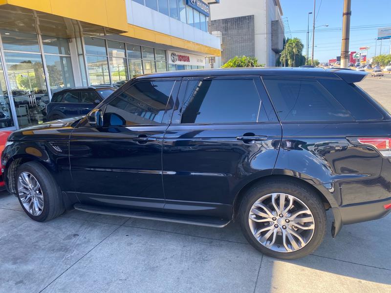 Land Rover Range Rover • 2015 • 77,000 km 1