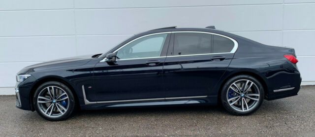 BMW 7 • 2020 • 40,000 km 7