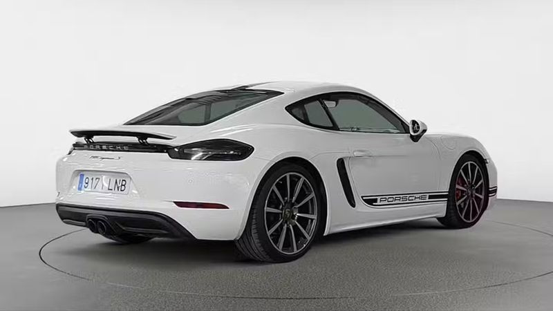 Porsche 718 Cayman • 2021 • 39,786 km 4