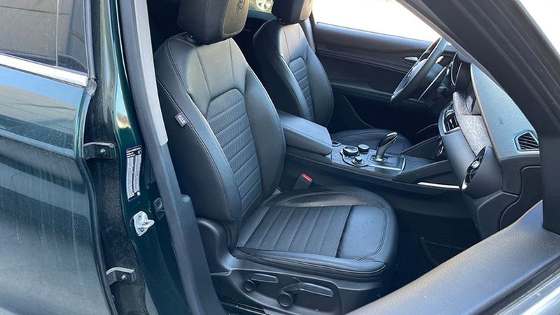 Alfa Romeo Stelvio • 2020 • 59,735 km 17