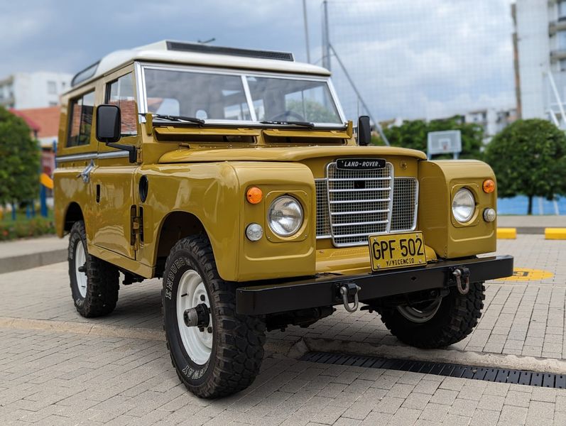 Land Rover 109 • 1979 • 39,936 mi 11