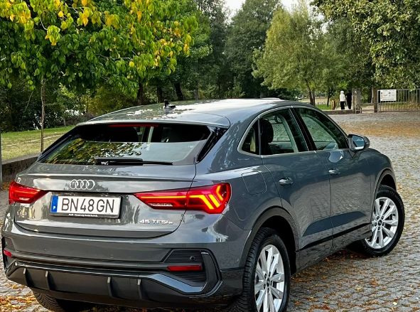 Audi Q3 • 2021 • 33,618 km 2