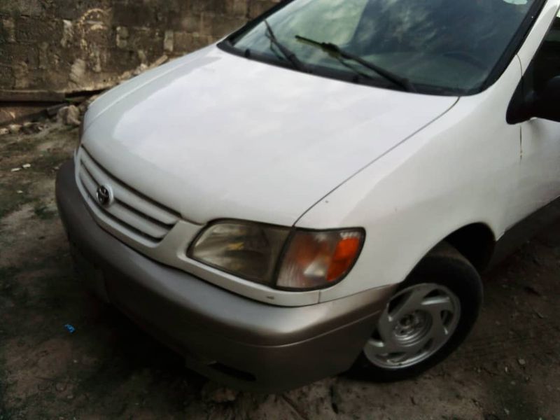 Toyota Sienna • 2003 • 135,972 km 1