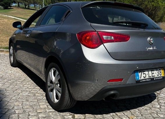 Alfa Romeo Giulietta • 2010 • 210,000 km 4