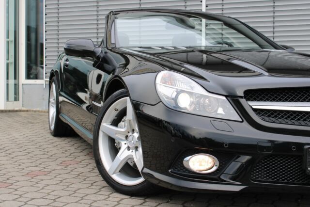 Mercedes-Benz SL • 2008 • 121,223 km 2