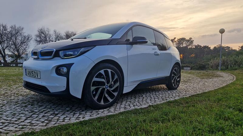 BMW i3 • 2017 • 105,000 km 5