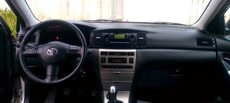 Toyota Corolla • 2005 • 192,000 km 4