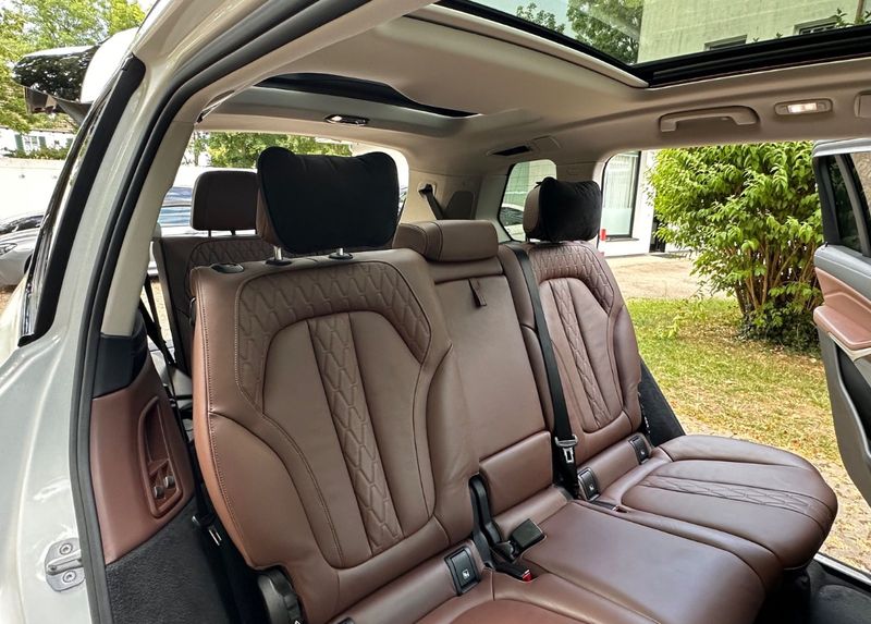 BMW X7 • 2019 • 82,000 km 17