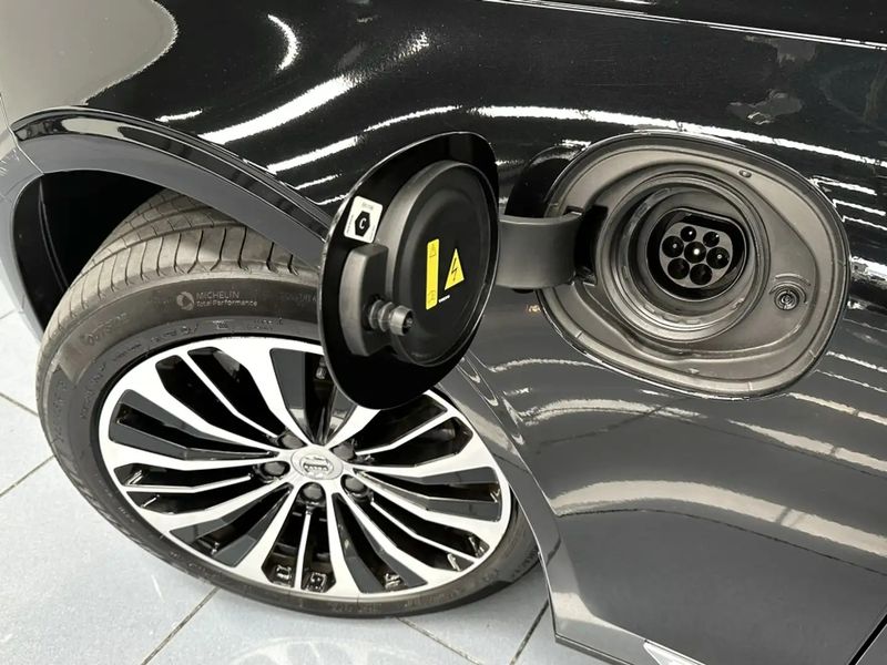 Volvo S90 • 2023 • 22,000 km 11