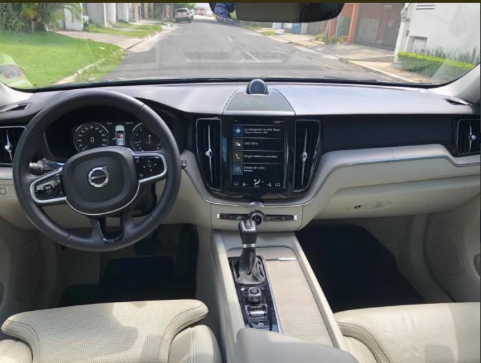 Volvo XC60 • 2018 • 125,000 km 6