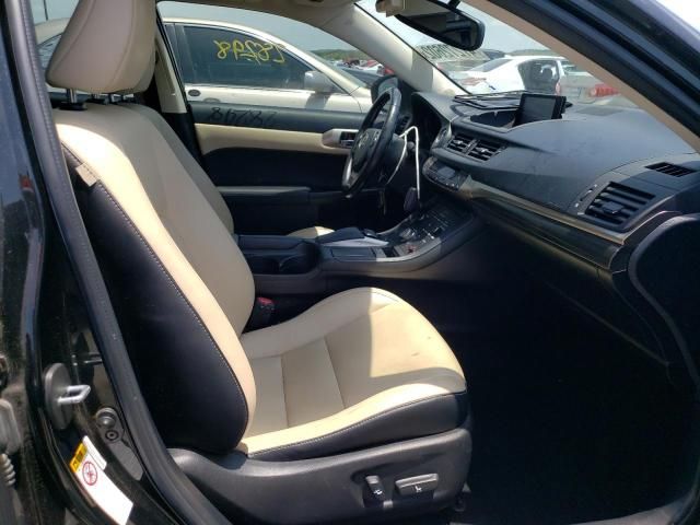 Lexus CT • 2017 • 100 km 6