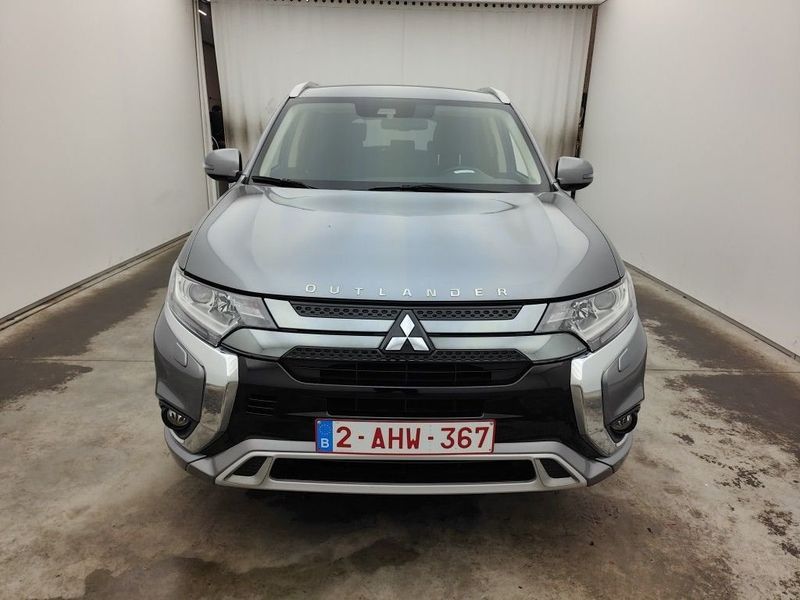 Mitsubishi Outlander • 2021 • 19,700 km 4