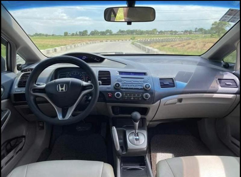 Honda Civic • 2009 • 200,000 km 4