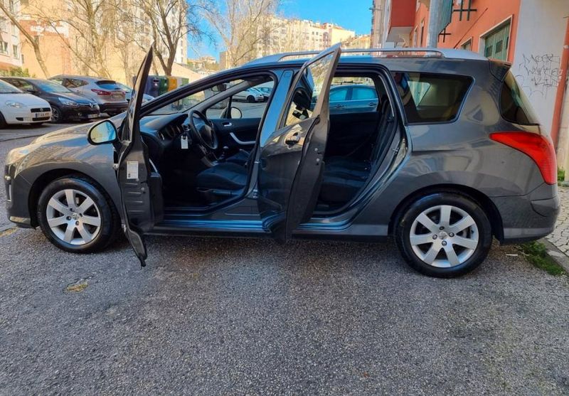 Peugeot 308 • 2009 • 129,999 km 6