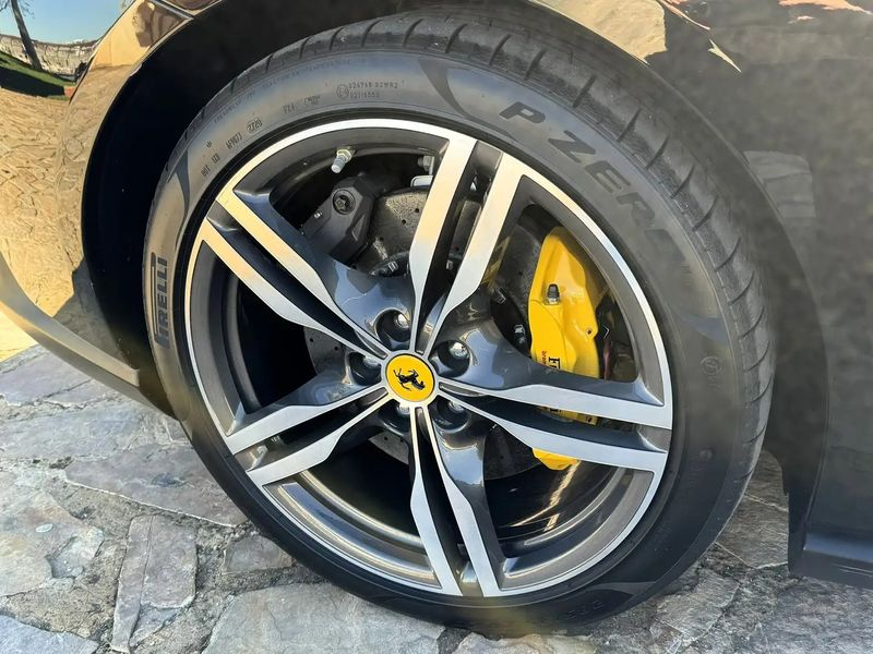 Ferrari Portofino • 2020 • 17,600 km 12