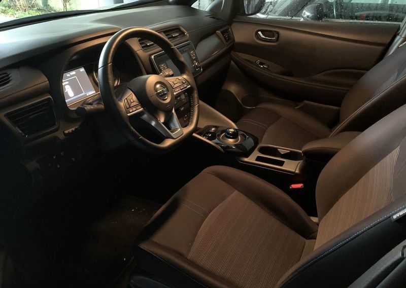 Nissan Leaf • 2018 • 9,999 km 4