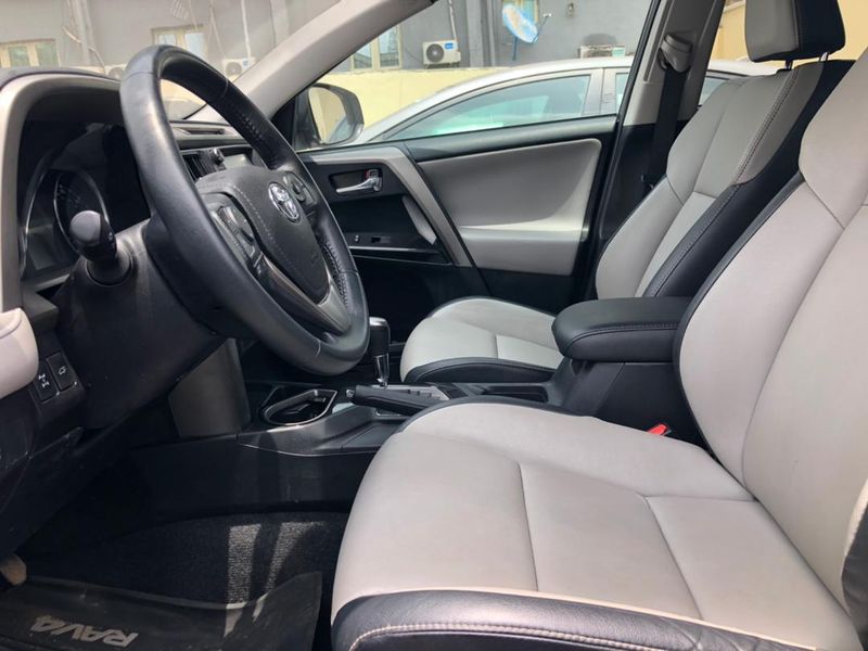 Toyota RAV4 • 2018 • 50,000 km 2