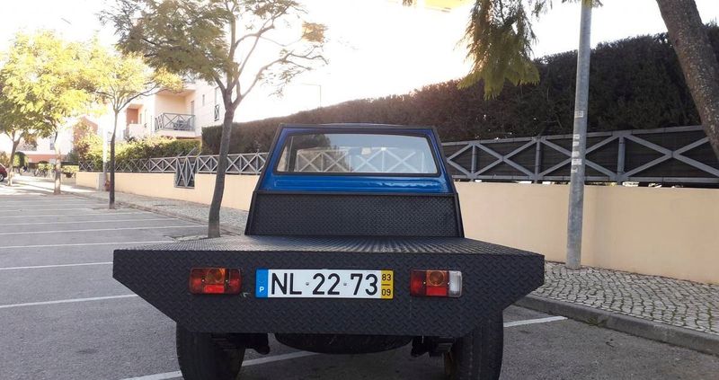 Nissan Pickup • 1983 • 200,000 km 5