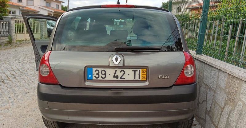 Renault Clio • 2002 • 159,999 km 3