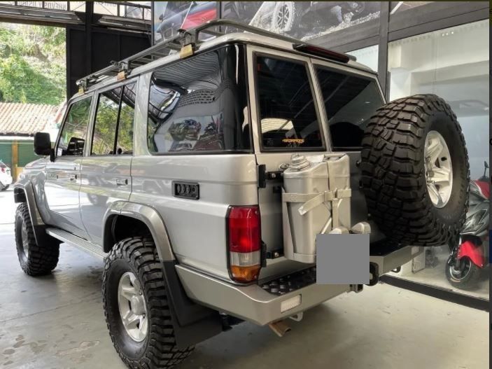 Toyota Land Cruiser • 2021 • 75,000 km 2