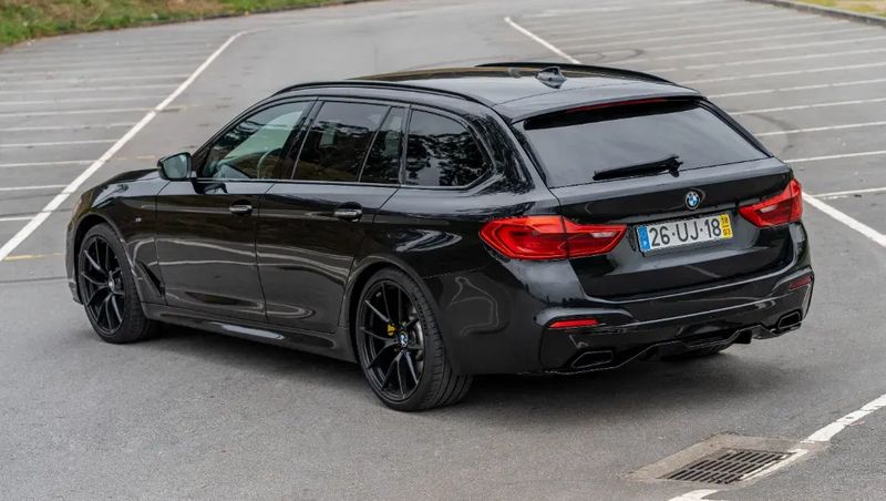 BMW 5 Series • 2018 • 141,114 km 2