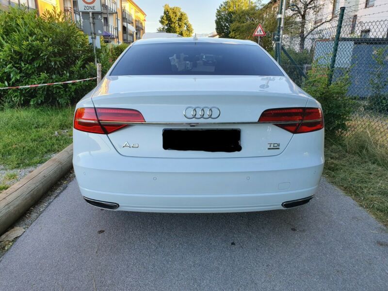 Audi A8 • 2015 • 108,000 km 6