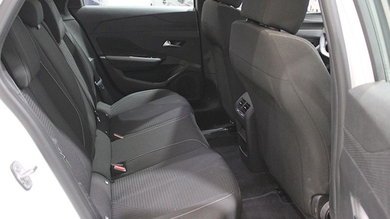 Peugeot 308 • 2023 • 49,426 km 7