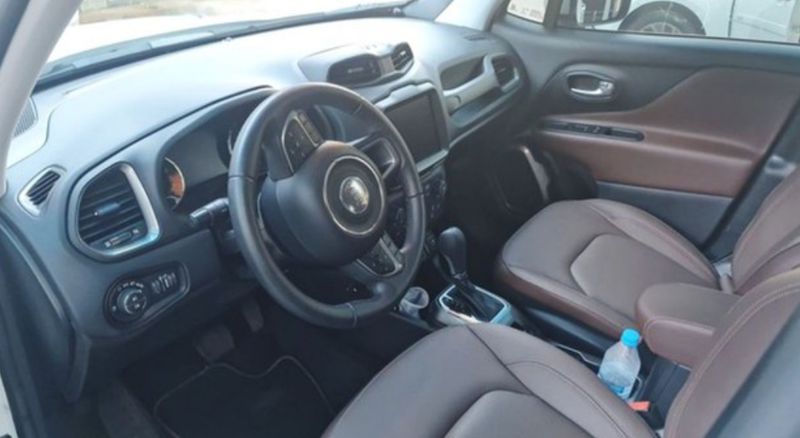 Jeep Renegade • 2021 • 9,000 km 4