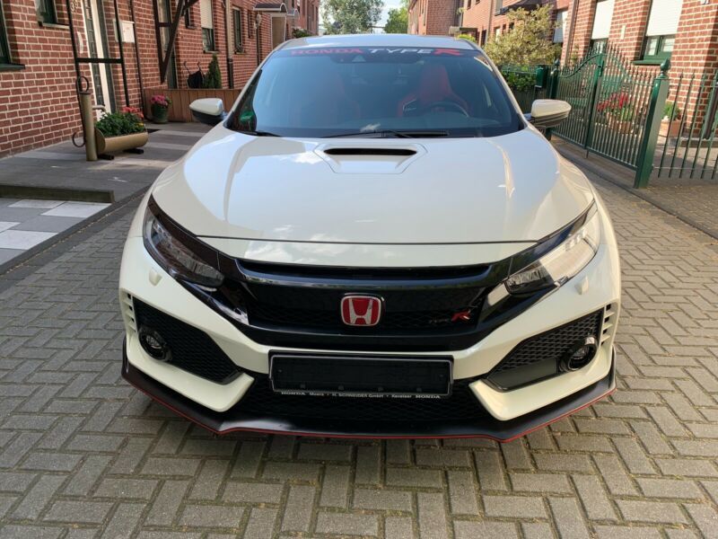Honda Civic • 2017 • 124,000 km 3