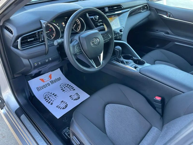 Toyota Camry Hybrid • 2020 • 39,000 km 3