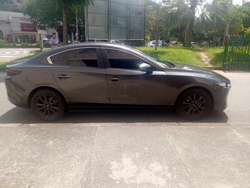 Mazda 3 • 2021 • 44,200 km 10