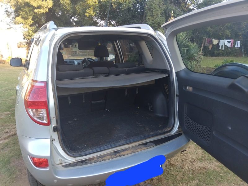 Toyota RAV4 • 2008 • 290,000 km 6