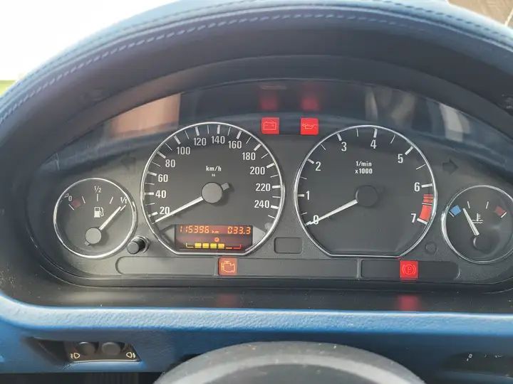 BMW Z3 • 2000 • 155,500 km 5