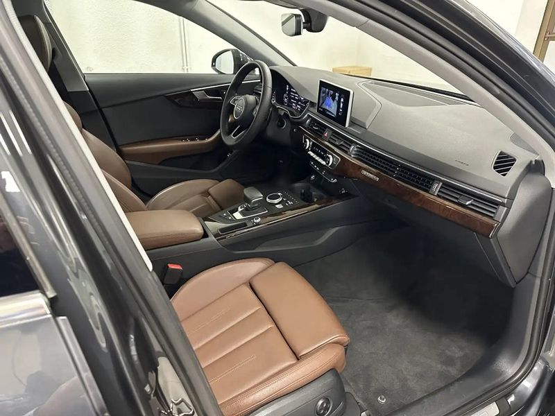 Audi A4 • 2019 • 30,500 km 3