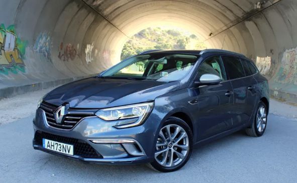 Renault Mégane • 2021 • 54,000 km 1