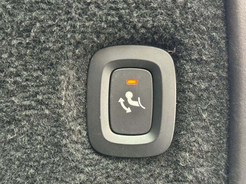 Volvo XC90 • 2021 • 189,900 km 4