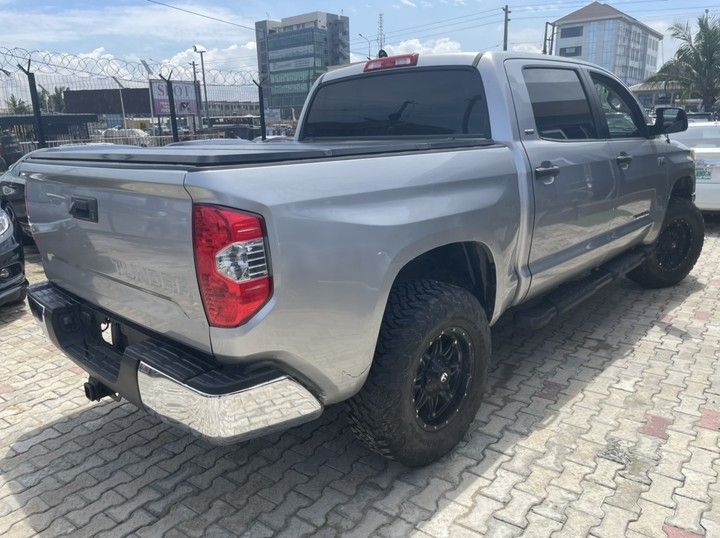 Toyota Tundra • 2016 • 65 km 3