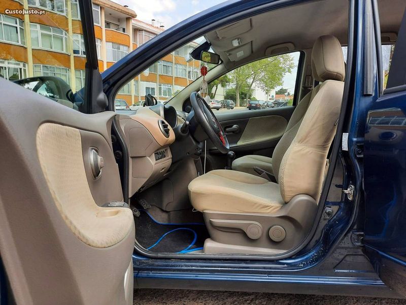 Nissan Note • 2006 • 200,000 km 3