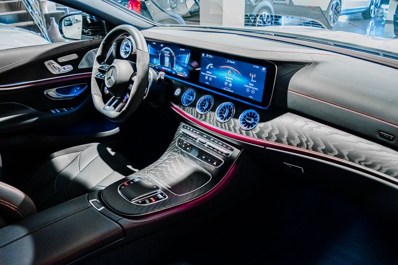 Mercedes-Benz CLS • 2022 • 24,900 km 16