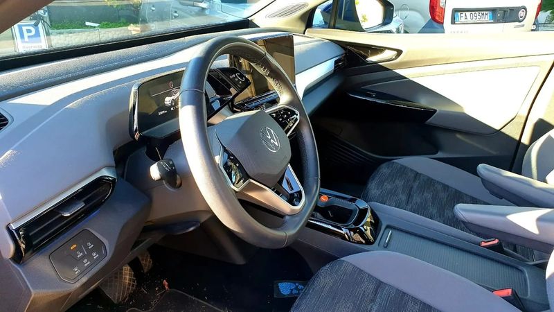 Volkswagen ID.4 • 2022 • 25,800 km 11