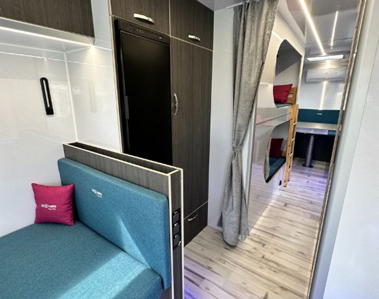 Mercedes-Benz 210 Van • 2017 • 195,000 km 12